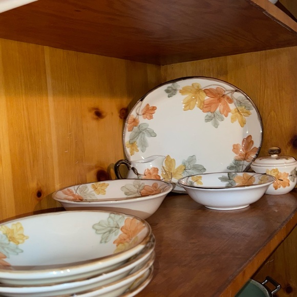 Franciscan October for 4 total of 20 dishes - Picture 6 of 12